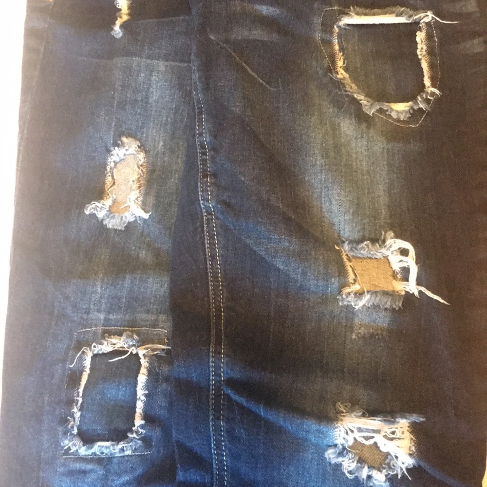 Distressed Jeans Size 9 - Picture 8 of 8